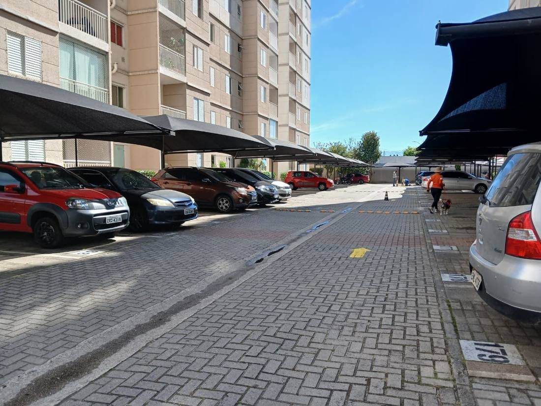 Tela HDPE sobre vagas de moto, obra executada pela FBM Dourado